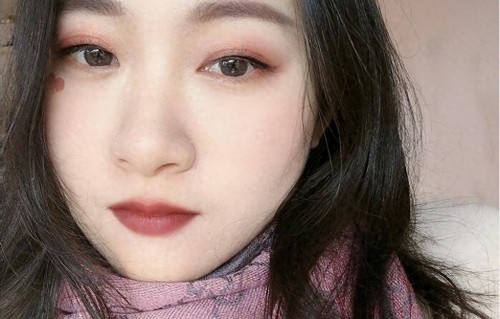 祖孙三代同患一种罕见病，女模特确诊后切断社交跟男友分手，“自闭”三年后勇敢面对病魔 