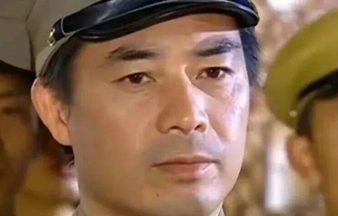 网友扫墓看到《情深深雨濛濛》“李副官”扮演者曹秋根的墓碑，15年前，他因胰腺癌病逝|饮食|萘胺|糖尿病患者