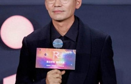 与马蓉离婚9年后，42岁王宝强宣布喜讯，原来他和贾玲是同类人