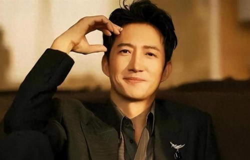 原来他们是夫妻，相恋6年恩爱8年，演完八千里路云和月又火了