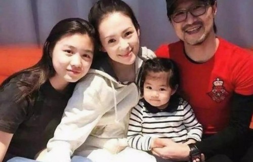 章子怡离婚后首度谈醒醒：妈妈比心的方式是拼命工作，活得漂亮|女儿|汪峰|一代宗师|咖色|北京音乐厅
