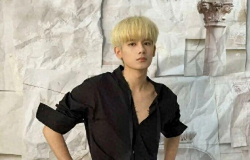 胡先煦Maison Margiela：金发深V颠覆形象，废墟美学里的先锋少年