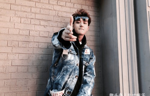 黄子韬虽然疯，但是三观挺正，出镜怒吼被不忠诚粉丝引热议_感觉_偶像_道理