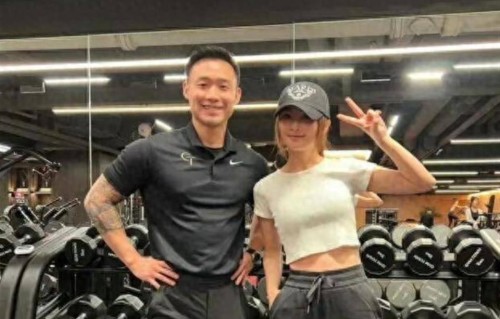 终于把自己嫁了！阿Sa收了个健身教练，妈妈说人品好，同意了