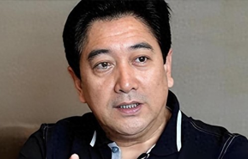 官媒发文，高调官宣水均益新身份，移民海外传闻去年早真相大白 