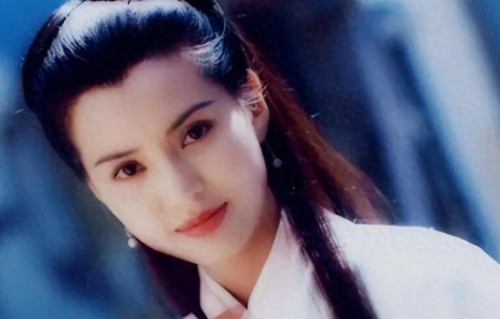 小龙女跌落凡尘的十年：倾尽所有换一句“不合适”，她的清醒比仙气更动人