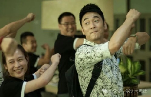 56岁林依轮西湖边跳《爱情鸟》,网友集体破防:30年了,他怎么还不老?