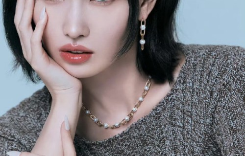 巡演排满，没有空档：K-pop偶像Momo牙痛没时间治疗，被迫拔掉