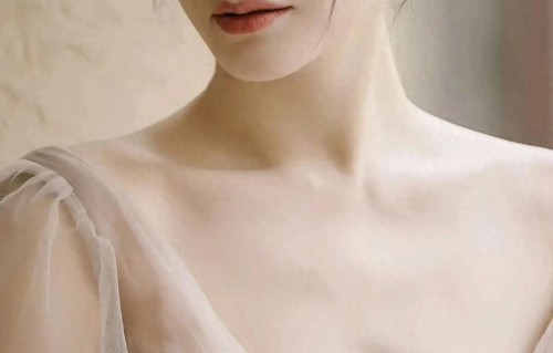 李小冉生图封神！裸色纱裙勾勒曼妙身材，一颦一笑都勾人魂魄 