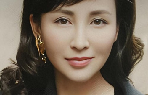 52岁岳丽娜近况曝光！导演老公用7部剧将她捧红，儿女双全很幸福 