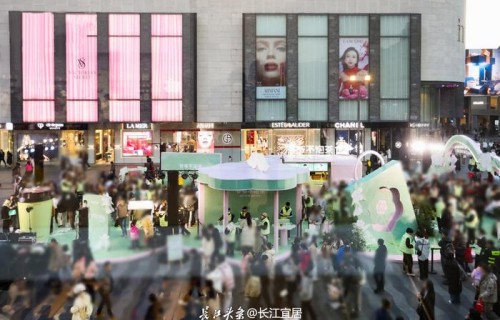 Yeah粉解锁跨年新体验 爷爷不泡茶李昀锐明星见面会燃爆杭州！