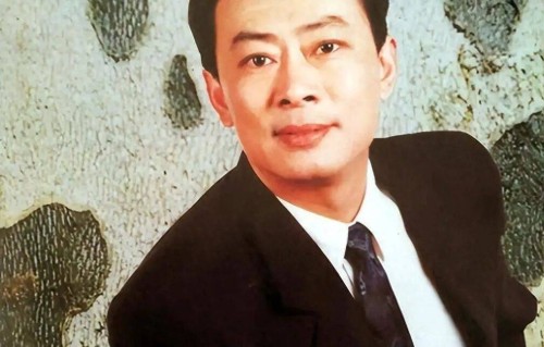 68岁王诗槐近况曝光！与前妻离婚后娶初恋，如今婚姻幸福成人生赢家