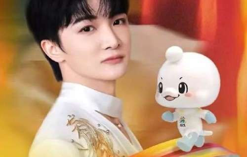 歌手周深在苏超开幕式上演唱的主题曲叫什么名字？|常州|歌曲|战歌|联赛|赛事