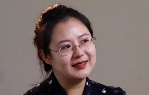 蔡磊老婆悲痛发文：我是个混蛋，明知没机会！偏要赌他会等我回来