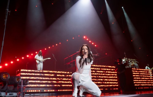 Jessie J演唱会粉丝军训式合唱从翻车到逆袭，欢乐现场引爆全网