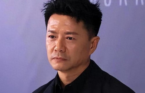 追了9年才娶了妻，因为妻子怕疼他做了15年丁克，余生只想宠着她