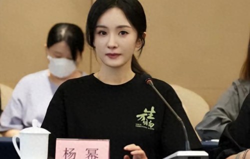 39岁杨幂喜提新头衔，职务不一般，释放2大信号，地位彻底变了 