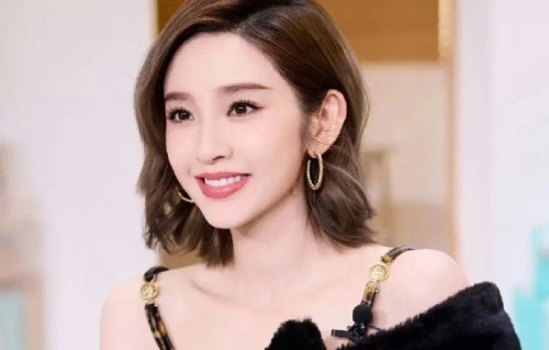 李小冉提到的为《庆余年》而选择唐艺昕，背后有怎样的故事和情感联系？