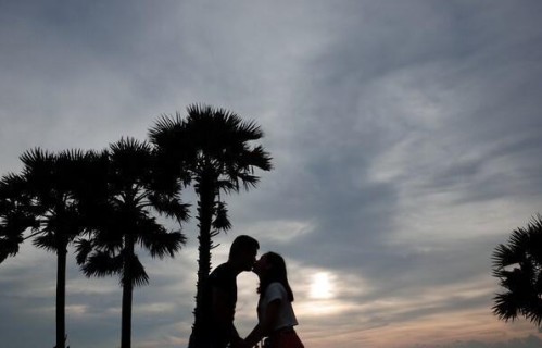 72%的婆媳矛盾，根源都是丈夫在装死：这条扎心数据，打醒了千万