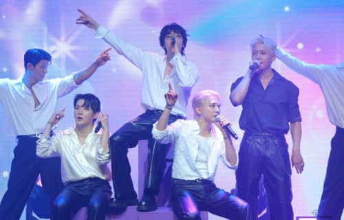 TEEN TOP 以超過20首安可曲圓滿結束15週年演唱會