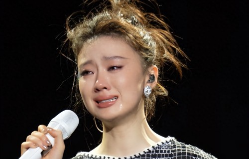 李荣浩版权风波后，24岁单依纯传来喜讯，王力宏的话终于有人信了 