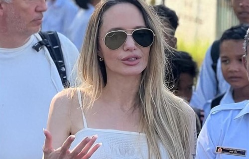 素颜变化引热议！朱莉现身柬埔寨被指认不出 替身阴谋论再起