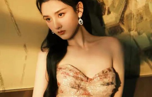 内娱甜妹双姝,田曦薇与宋祖儿的可爱百态,清纯得不得了。