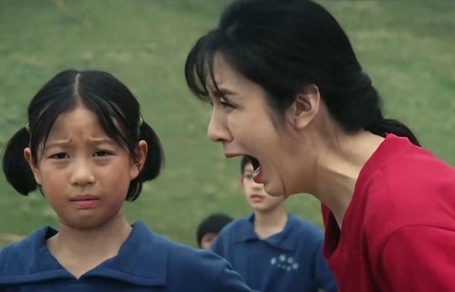 有点理解王晓晨为啥不敢轻易步入婚姻，原来俞灏明要养四个家庭啊 