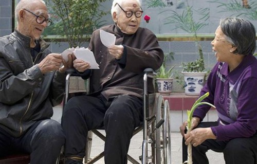 常言道：五十不交钱，六十不交言，七十不留饭，指的是什么？