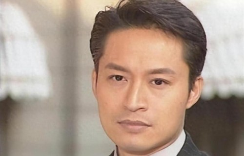 为母则刚！吴佳尼两孩儿年开支上百万，64岁前夫马景涛为学费累倒