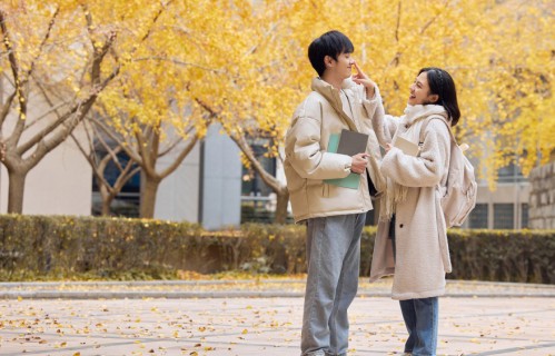 夫妻之间，不要太高估枕边人，有两件事情你要留个心眼