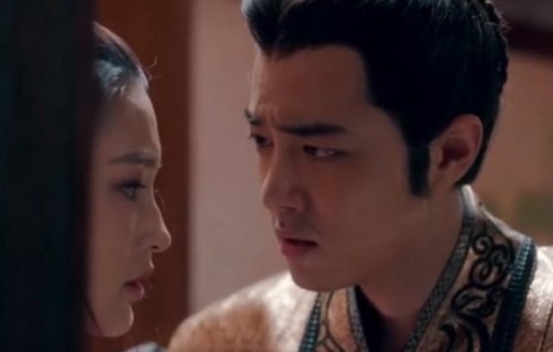 肖战李沁“醉酒吻”太野蛮,谁注意他手的位置?真是妙不可言
