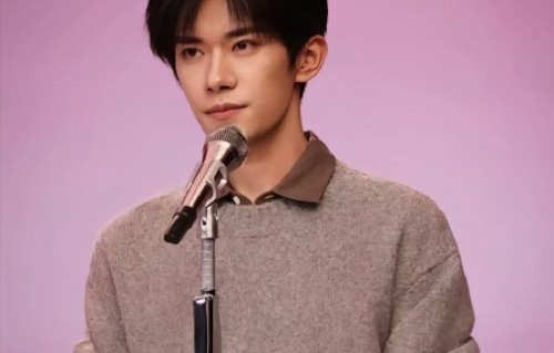 易烊千素颜翻唱宠粉投票曲 双向奔赴成就内娱情感范本|Can't Take My Eyes Off You|I love you baby|易烊千玺|昨天|粉丝
