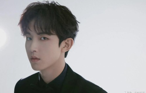 陈哲远丞磊宋轶张凌赫杨超越,原来他们都是爱奇艺旗下艺人|超级向上|莲花楼|赵一博|林子烨|肖燕