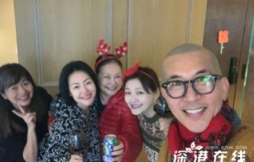 小S晒全家福 大S具俊晔罕露面 配文:跟家人在一起就是开心!!