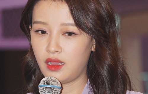 孙怡崩溃痛哭背后：艺人如何在高压综艺中自处？|阚清子|镜头|节目组|队员|队长