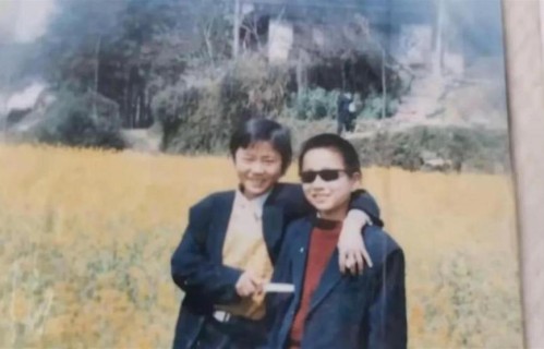 不装了！张雪回怼前言豪车馈赠，这份清醒太难得了！