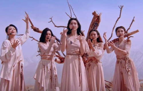 《浪姐6》最新人气排名，侯佩岑排名上升第三，第一名无人超越