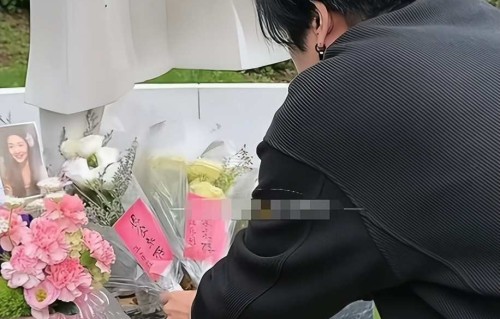 刘建国曝玥儿来例假经历，卫生棉硬了没人管，S家里子面子都丢了 