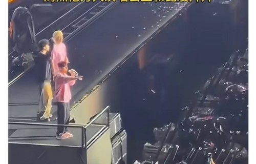 周杰伦演唱会上与昆凌互动引关注|乘风2026|张杰