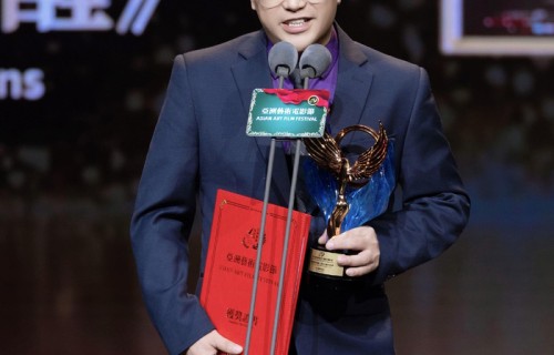 《少年苏醒》获亚洲艺术电影节最佳儿童电影奖与最佳故事片提名奖