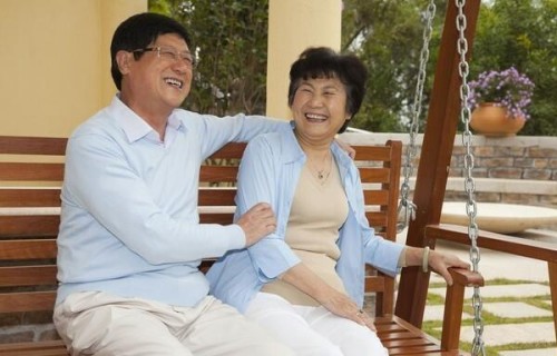 两性关系：80岁奶奶直言，男人过70岁，只剩这两个靠谱好处了