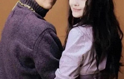 具俊晔瘦的不成样子！去玫瑰园看望大S被偶遇，背影就像干巴老头