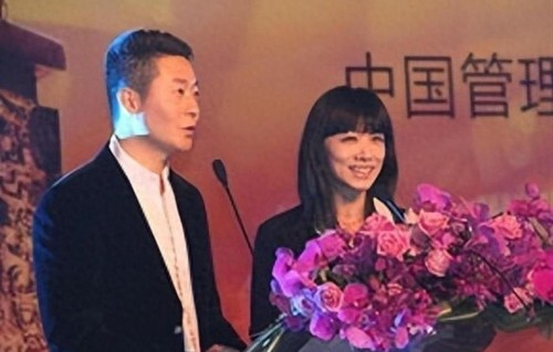 定居美国近3年，上海女主持贝倩妮成育儿博主，女儿现在比她还高