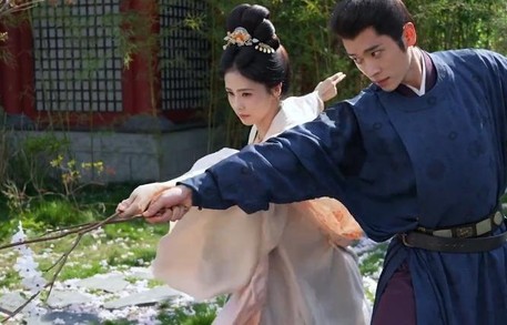 莫离杀青白鹿练骑射磨破大腿?先婚后谋的设定,真的能救古偶吗?