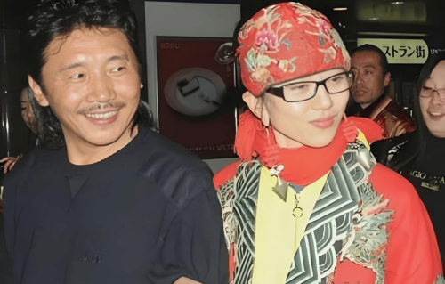 67岁杨丽萍近况曝光！曾经历两段失败婚姻，如今尽情享受单身生活