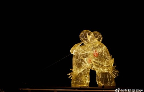 业内是如何评价王鹤棣在这次争议事件中的表现和成长的？