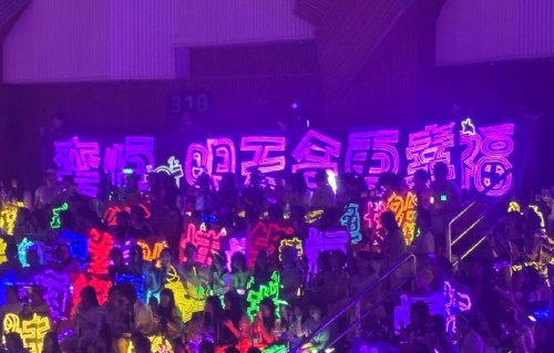 陈奕恒在纪录片中表达了怎样的成长和未来的决心？