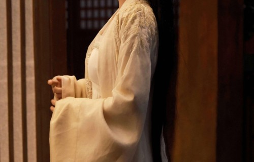 李沁古装造型堪称天花板！从甜妹到疯批美人，每套都是角色第二张脸