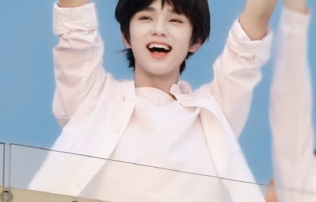 为什么王橹杰新戏杀青会引发关于他臂展的讨论？